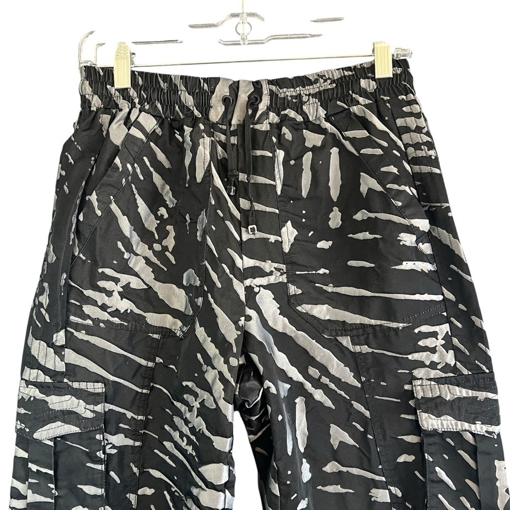 BLANC NOIR Animal Print Camo Cargo Jogger High Rise Black Silver Size Small - Picture 4 of 12